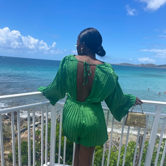 Green Plunge Pleated Romper - Picture 2 of 2
